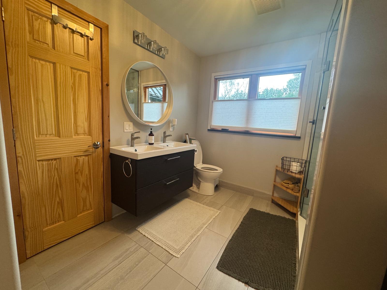 Main floor bathroom detail